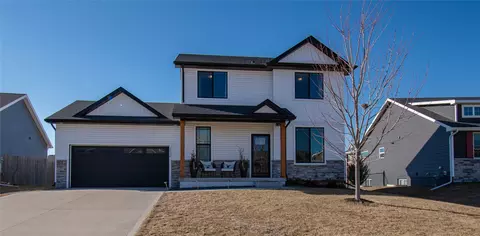 2430 SE Maxwell Dr, Waukee, IA 50263