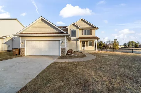 4803 Sunshine Cir, Johnston, IA 50131