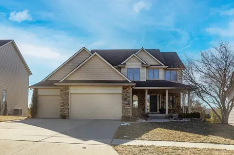 16578 Tanglewood Dr, Clive, IA 50325