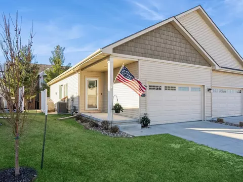 813 Sawgrass Dr, Norwalk, IA 50211