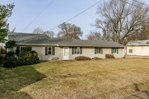 4720 NW 51st St, Des Moines, IA 50310
