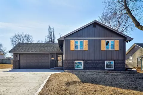 1407 E Detroit Ave, Indianola, IA 50125