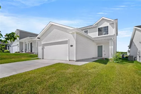 4407 E 43rd Ct, Des Moines, IA 50317