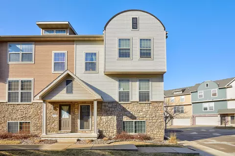 3600 SE Glenstone Dr #601, Grimes, IA 50111