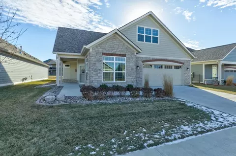 17576 Madison Dr, Clive, IA 50325