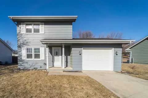 2301 Swan Dr, Norwalk, IA 50211