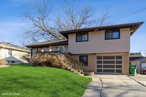 7316 Monroe Ct, Urbandale, IA 50322