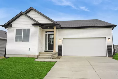 2001 Waller Ave, Norwalk, IA 50211
