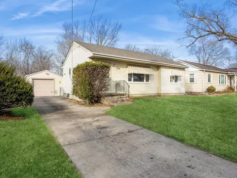 3930 69th St, Urbandale, IA 50322