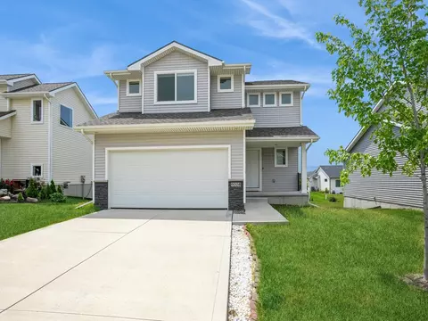 9008 Primo Ln, West Des Moines, IA 50266