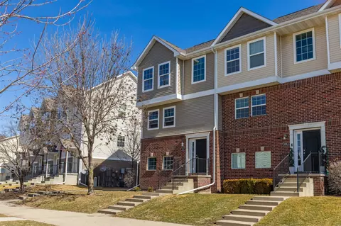6896 Jack London Dr, Johnston, IA 50131