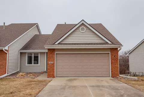 2806 NW North Creek Cir, Ankeny, IA 50023