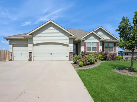 413 31st St SW, Altoona, IA 50009