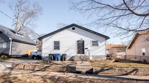 3107 7th St, Des Moines, IA 50313