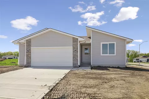 25116 Bluebird Cir, Adel, IA 50003