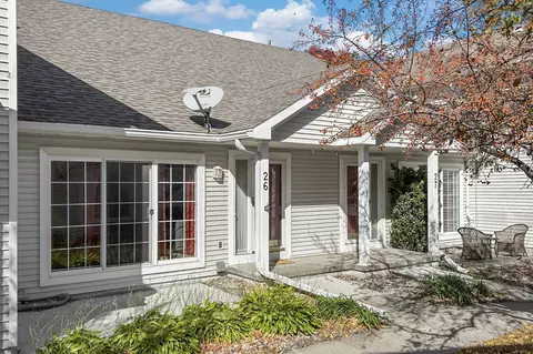 555 SE Laurel St #26, Waukee, IA 50263