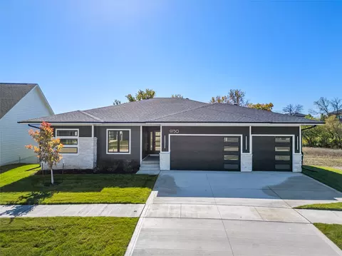 9730 Watermeadow Cir, Johnston, IA 50131