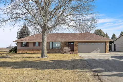 10576 T14 Hwy S, Reasnor, IA 50232