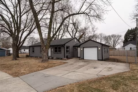 612 SW Southlawn Cir, Ankeny, IA 50023