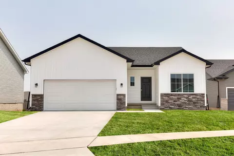 6423 NE 11th Ct, Des Moines, IA 50313