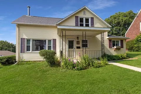 1101 Prairie St, Guthrie Center, IA 50115