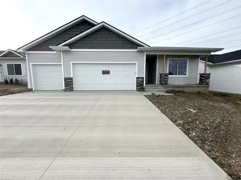 16517 Bentwood Dr, Urbandale, IA 50323
