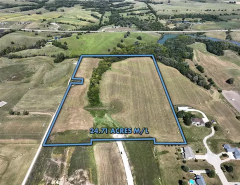 00 N 18th St, Chariton, IA 50049