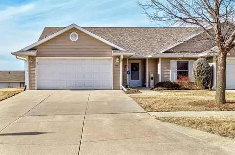 608 2nd Ave Sw St, State Center, IA 50247