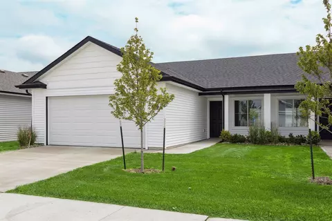 2224 Legacy Dr, Norwalk, IA 50211