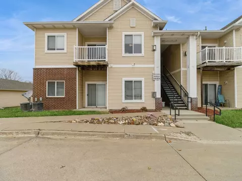 2323 E Porter Ave #94, Des Moines, IA 50320