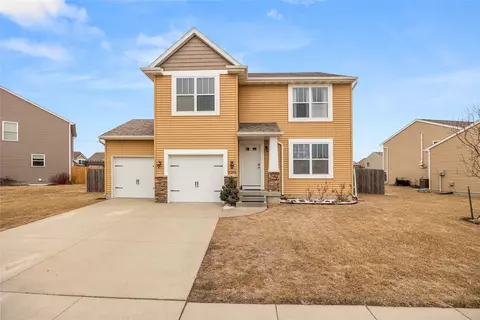 3204 Birch St SW, Bondurant, IA 50035