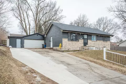 214 Leland Ave, Des Moines, IA 50315