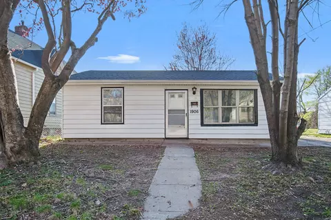 1906 10th St, Des Moines, IA 50314