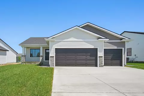 1919 Tuscany Dr SE, Altoona, IA 50009