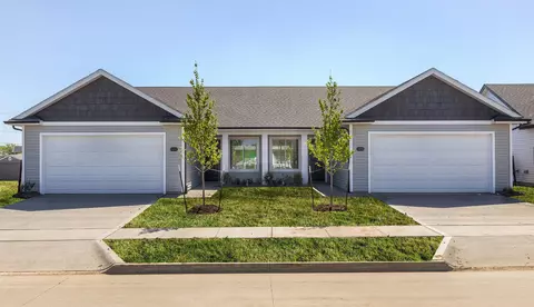 2228 Legacy Dr, Norwalk, IA 50211