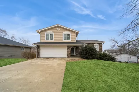 1507 S 13th Ave W, Newton, IA 50208