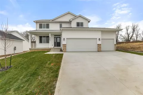 301 S Walnut Dr, Norwalk, IA 50211