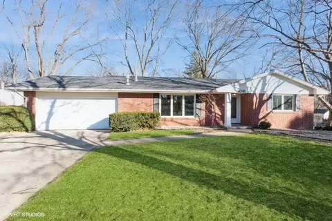 1041 32nd St, West Des Moines, IA 50266
