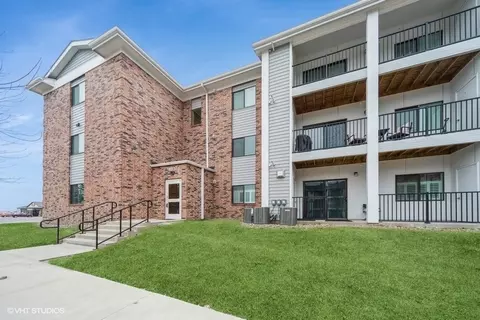 4837 NW 86th St #31, Urbandale, IA 50322