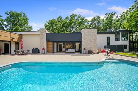 5135 Ashworth Rd, West Des Moines, IA 50266