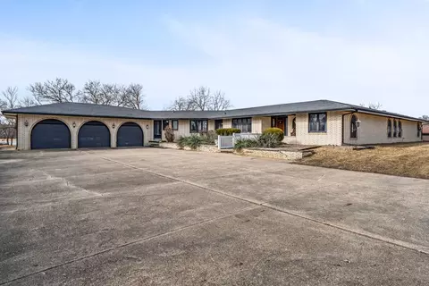 402 SW Irvinedale Dr, Ankeny, IA 50023