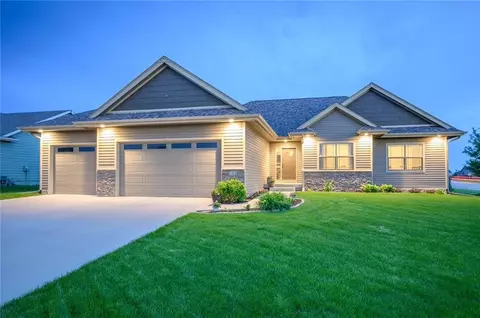 104 35th St SE, Altoona, IA 50009