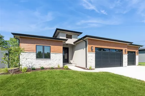 741 Richland Ct, Van Meter, IA 50261