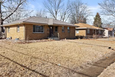 4000 Columbia St, Des Moines, IA 50313