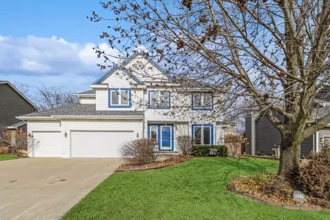 15021 Rosewood Dr, Clive, IA 50325