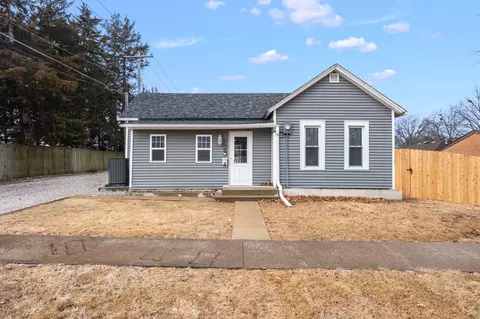 105 S F St, Indianola, IA 50125