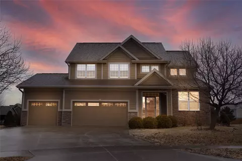 835 SE Bell Ct, Waukee, IA 50263