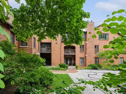 4316 Grand Ave #8, Des Moines, IA 50312