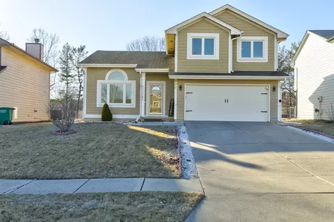 450 52nd Pl, West Des Moines, IA 50265