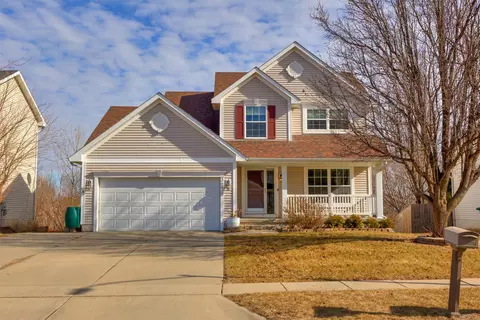 3835 122nd St, Urbandale, IA 50323